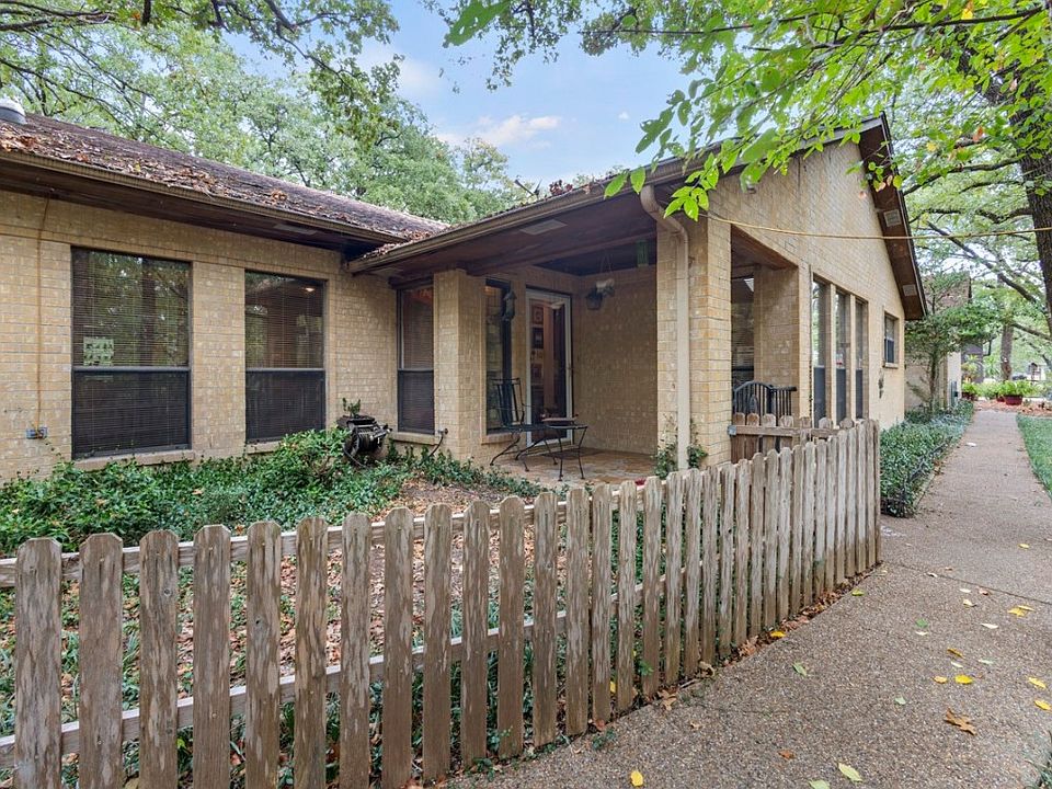 1st image of 3570 Oak Trl