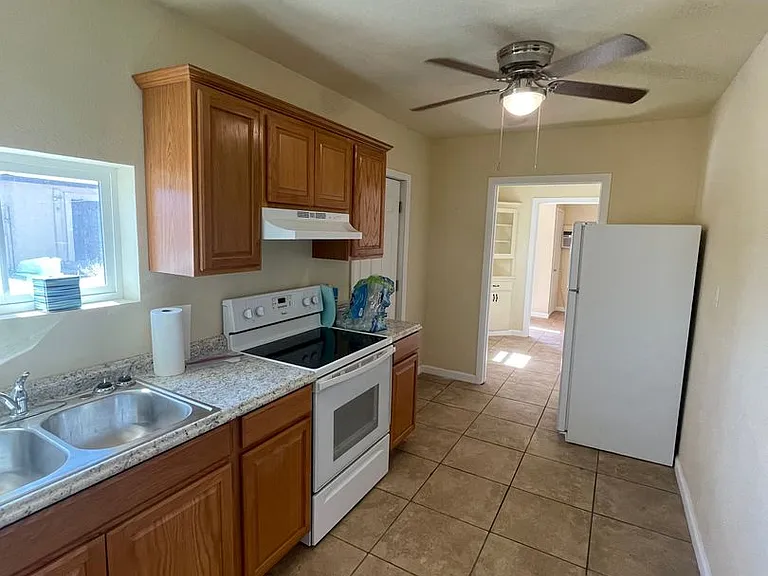 1003 S 6th Ave #B — Photo 6