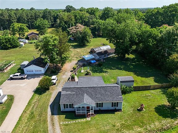 4th image of 2420 Mount Pleasant Rd