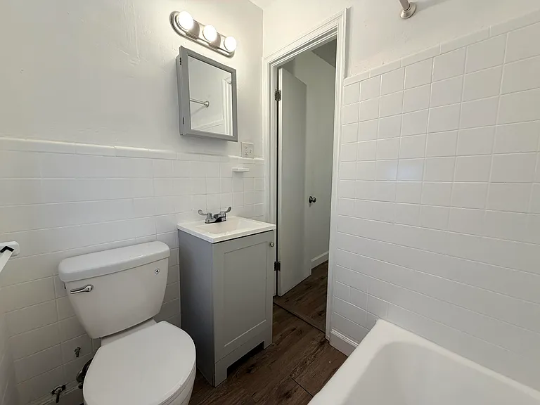2037 Madison St #1 — Photo 5