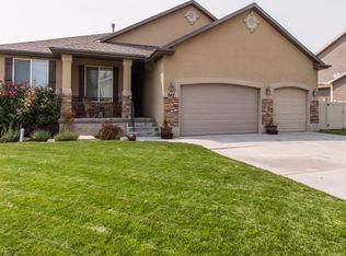 747 N Foxhunter Dr, Farmington, UT 84025