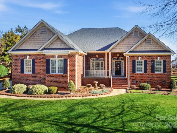 506 Ballymote Ct, Matthews, NC 28104