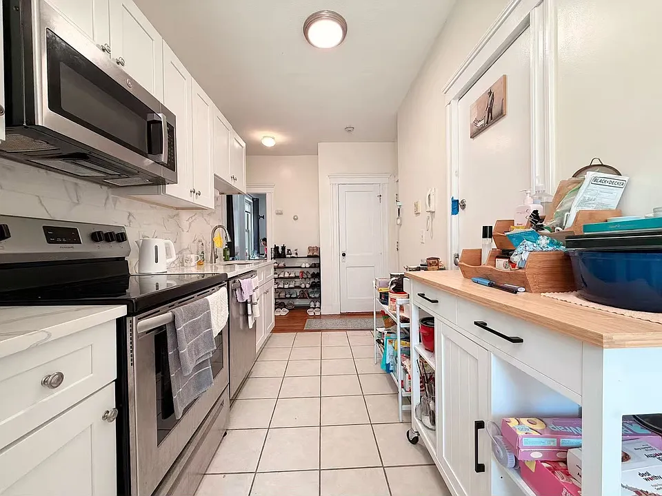 8 Ransom Rd #8R