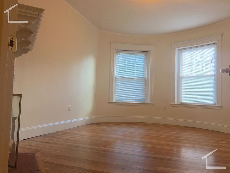 2nd image of 191 Winthrop Rd APT 3R