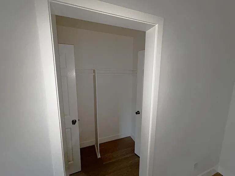3079 - 1635-41 N. Normandie Ave - 33 — Photo 7