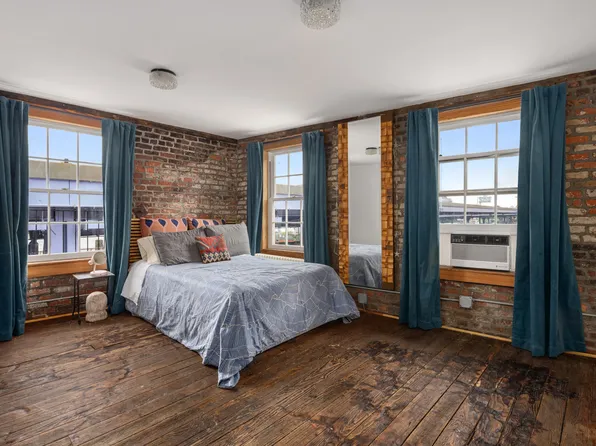 45 Peck Slip image 2 of 10