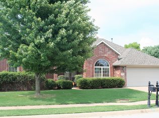 2300 SW Juniper Ave, Bentonville, AR 72712