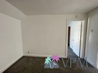 146 W. Broadway St — Photo 3