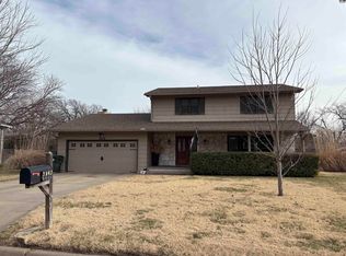 3102 Northwestern Ave, Hutchinson, KS 67502