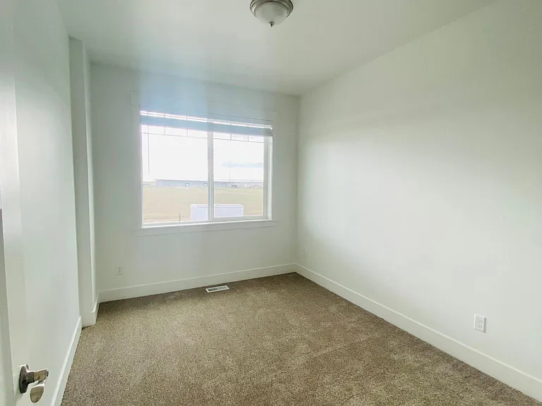 467 Huckleberry Ln — Photo 21