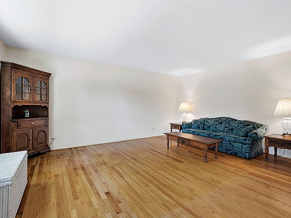 4th image of 1108 Westhaven Dr