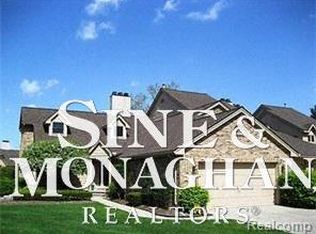 18325 Blue Heron Dr E, Northville, MI 48168