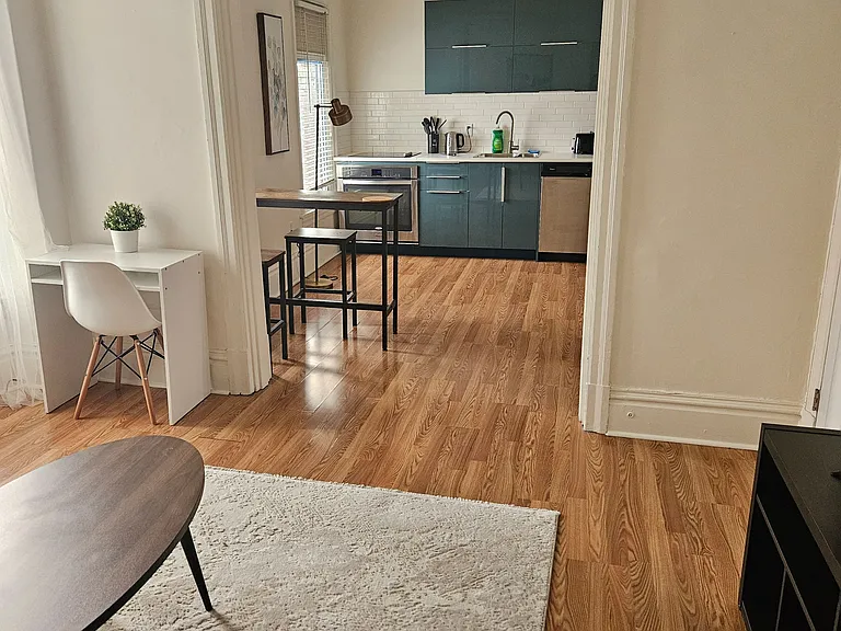 199 Catharine St N #2 — Photo 4