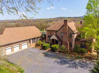 165 Meadow Knolls Ln, Staunton, VA 24401