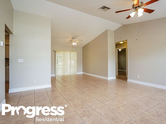 5th image of 402 SE 18th St
