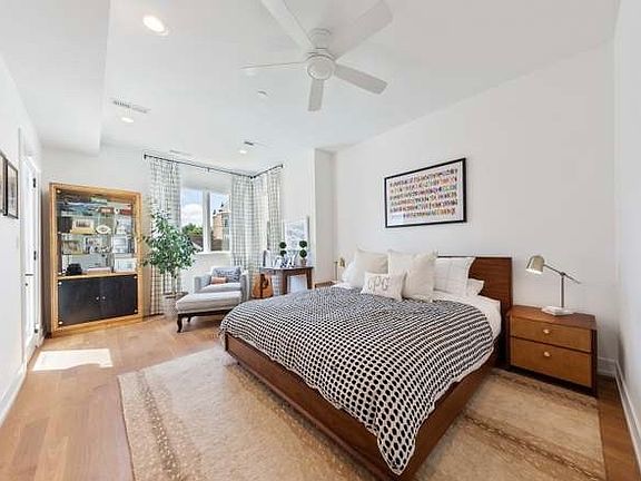 5th image of 2037 W McLean Ave #1F