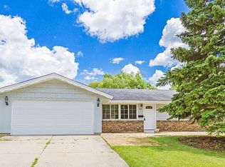 625 Cape Ln, Schaumburg, IL 60193