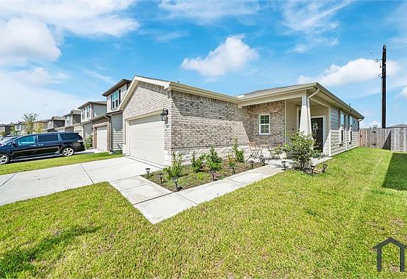 3rd image of 10704 Fairview Landing Dr