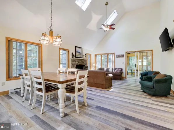 84 Short Hill Rd, Lake Harmony, PA 18624