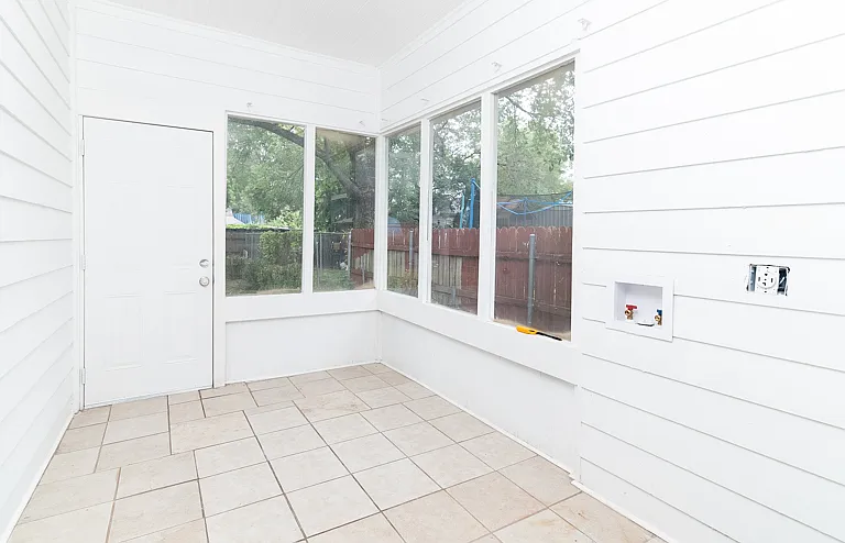 144 Thelka St — Photo 9