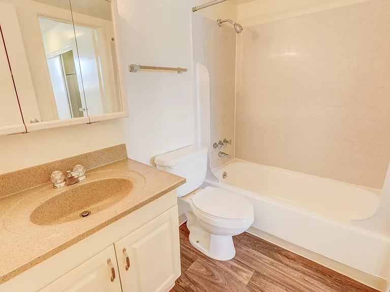 Ralston Park Apartments — Photo 48