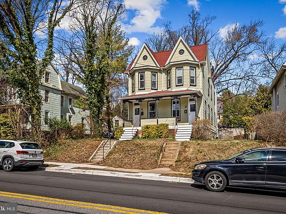 2nd image of 304 W Cold Spring Ln