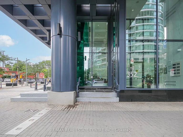 352 Front St W #1010 — Photo 2