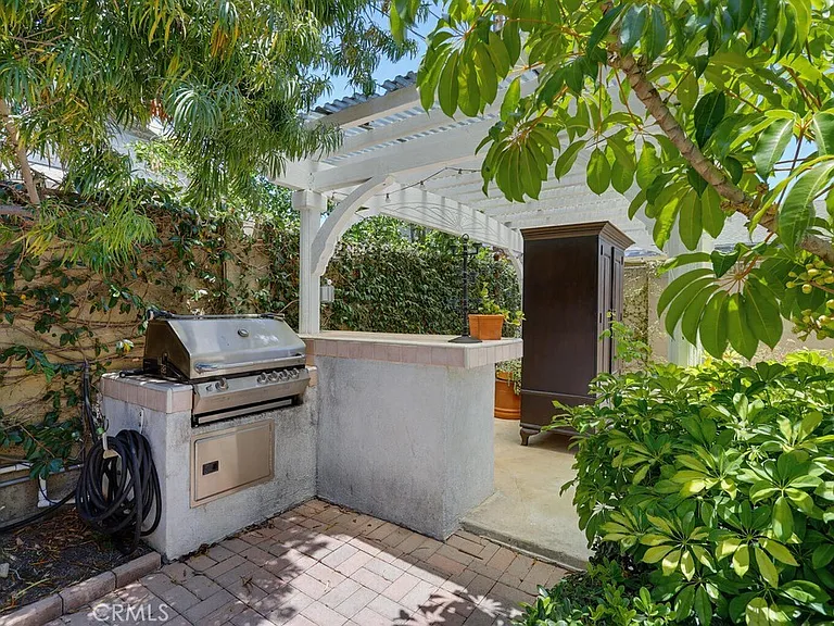 2705 E Jacaranda Ave — Photo 60