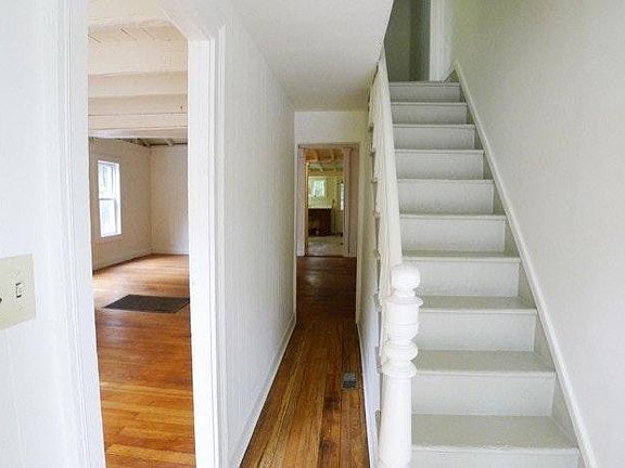 4th image of 75 Mansion St #Townhouse