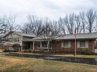 2 Lisa Dr, Saint Louis, MO