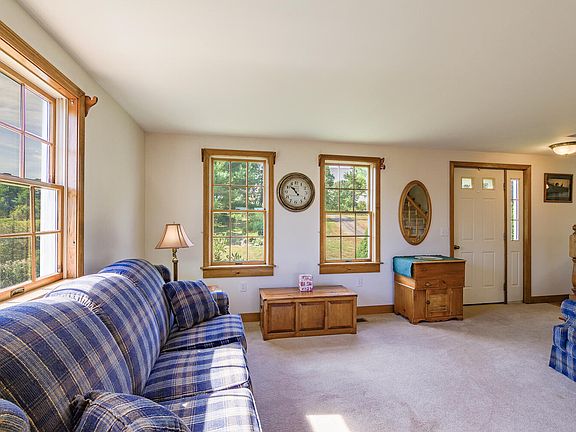 4th image of 164 Back Meadow Drive