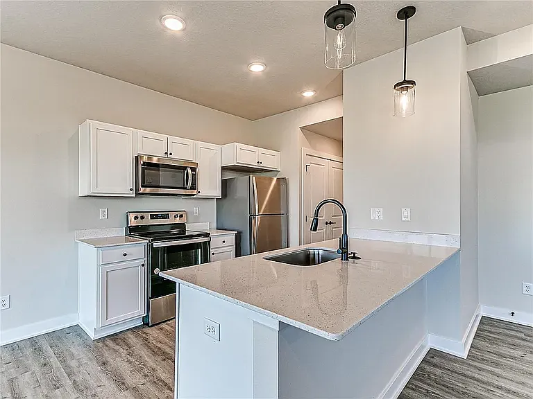 6945 Holly Ct — Photo 9