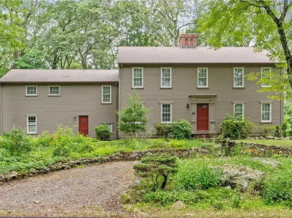 12 Lampercock Ln, Lincoln, RI 02865