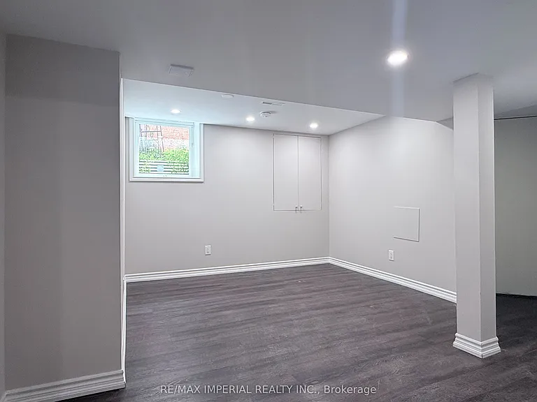 17 Deerwood Cres — Photo 13
