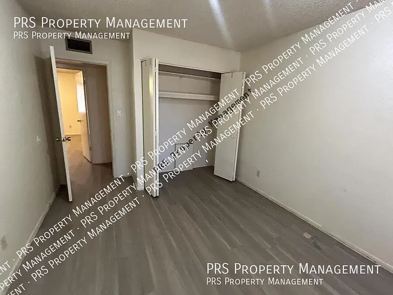 5309 S River Dr — Photo 13