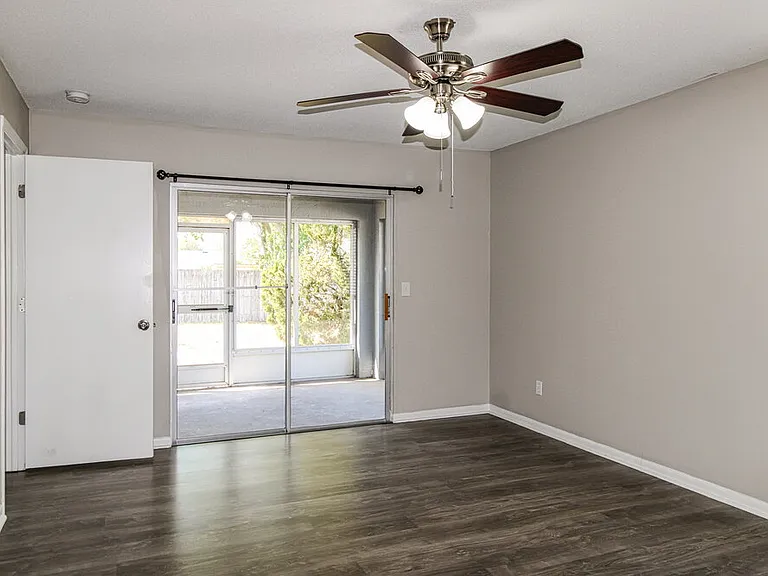 10142 Bannister St — Photo 11
