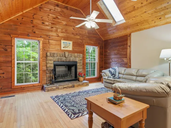 680 Lakeside Dr, Smithville, TN 37166