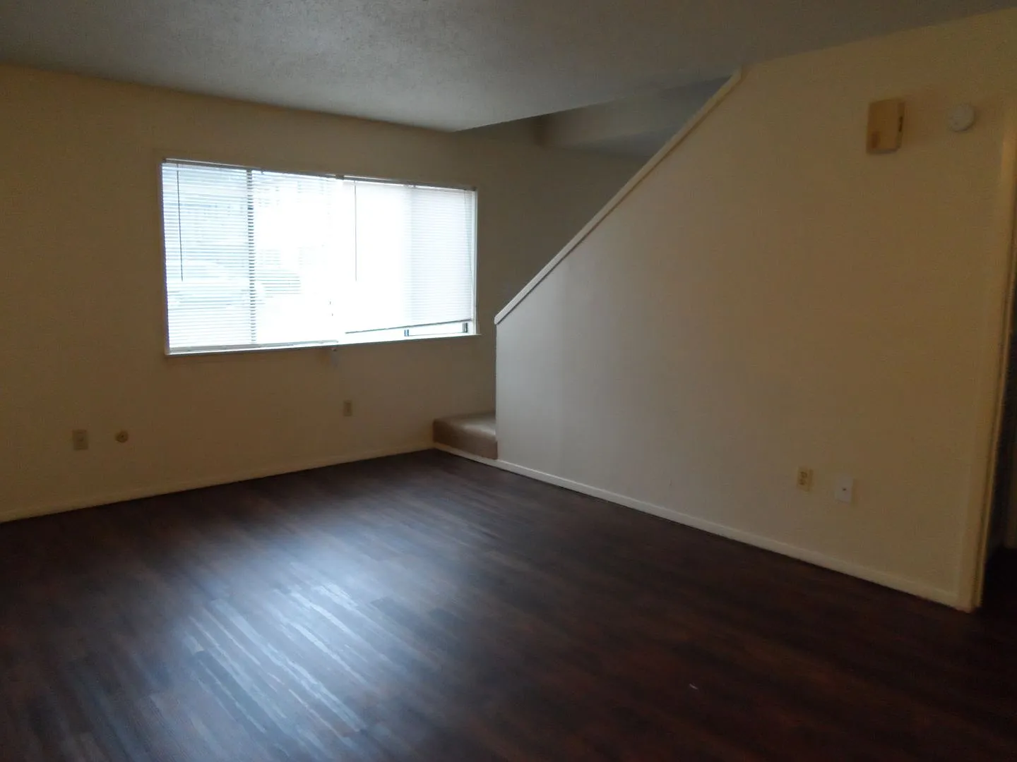 College Station -2 bedroom /1.5 bath Townhome-Style Fourplex on TAMU Shuttle Route! — Photo 2