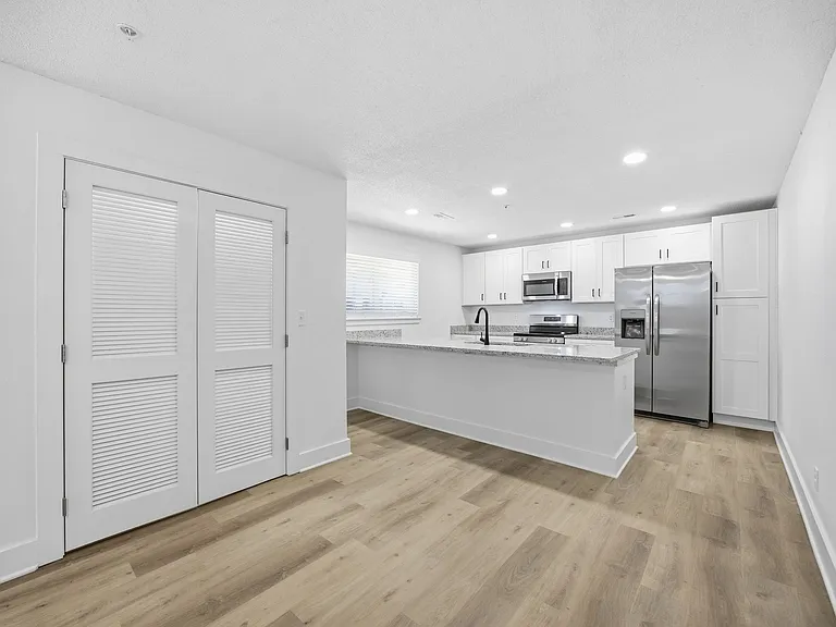 2903 15th Ave #203 — Photo 3