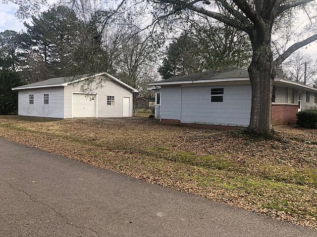 2nd image of 501 Donna Cir