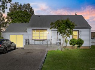 47 Cardinal Rd, Levittown, NY 11756