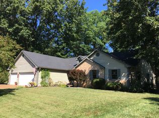 510 Lakewood Dr, Troy, IL