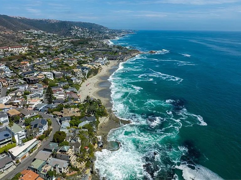 499 Nyes Pl — Photo 51