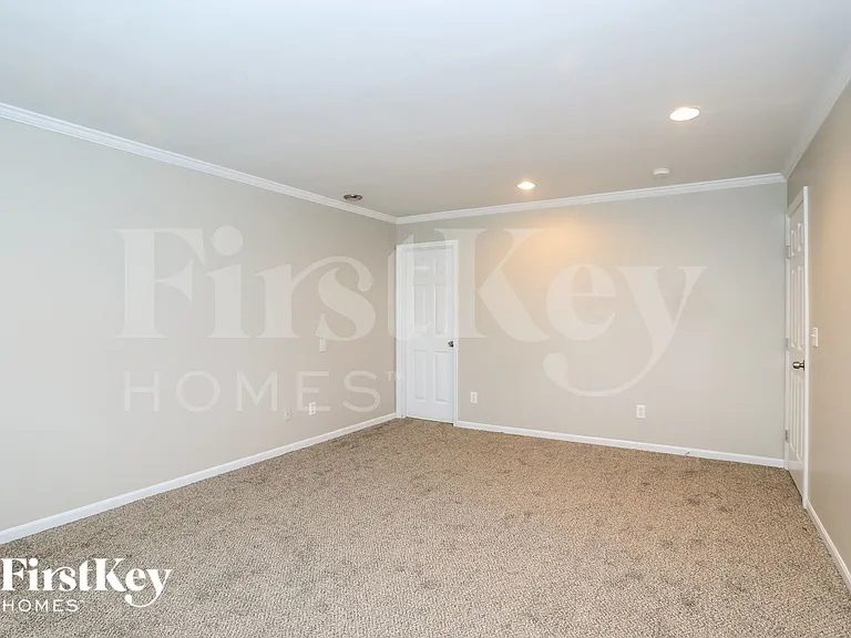 935 Grandstone Ct — Photo 13