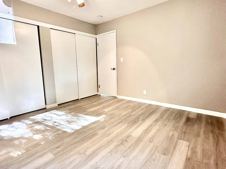 Sandalwood Apartments — Photo 4
