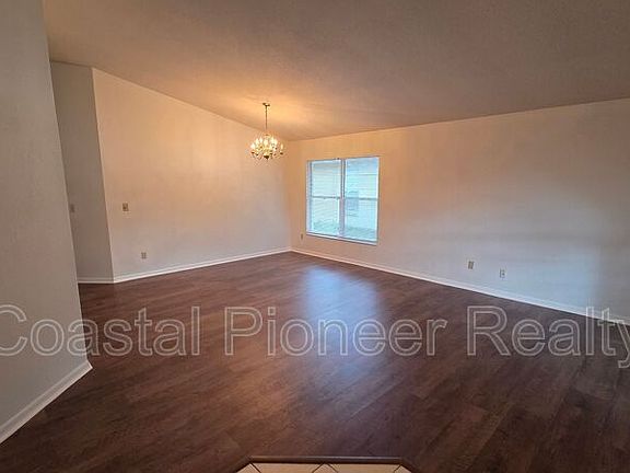 3rd image of 1731 Wakefield Dr