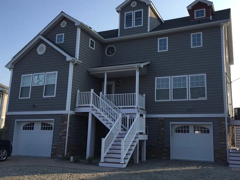 34 Harborside Dr E