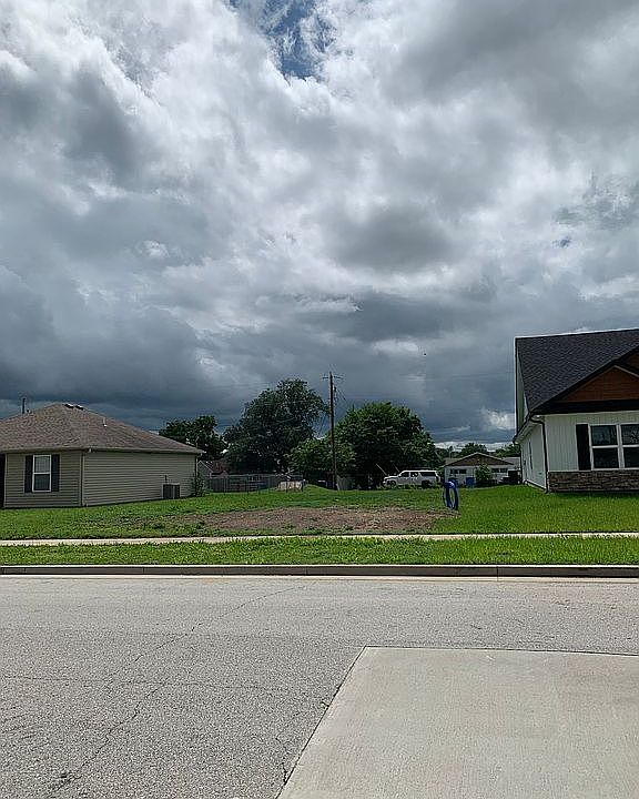1st image of 2304 S Connor Ave