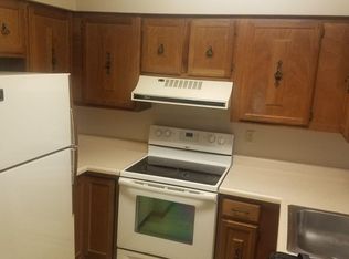 620 Briarstone Dr APT 34, Mason City, IA 50401