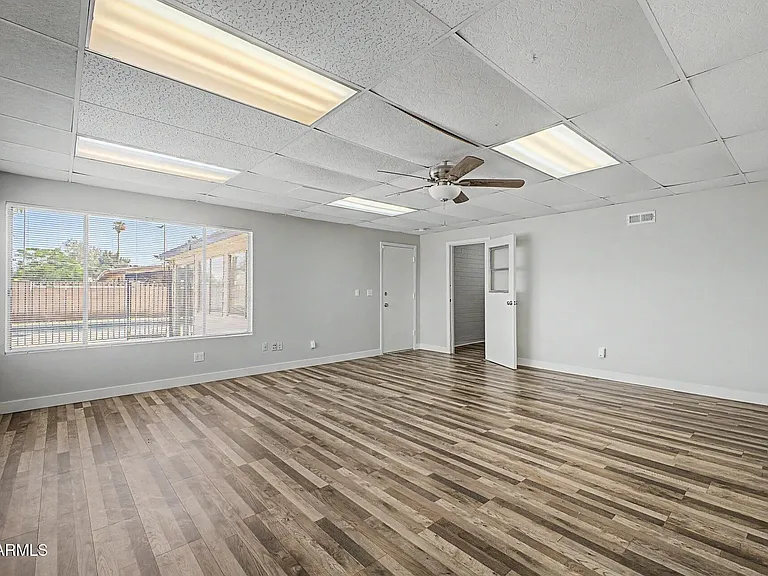 6536 W Turney Ave — Photo 17